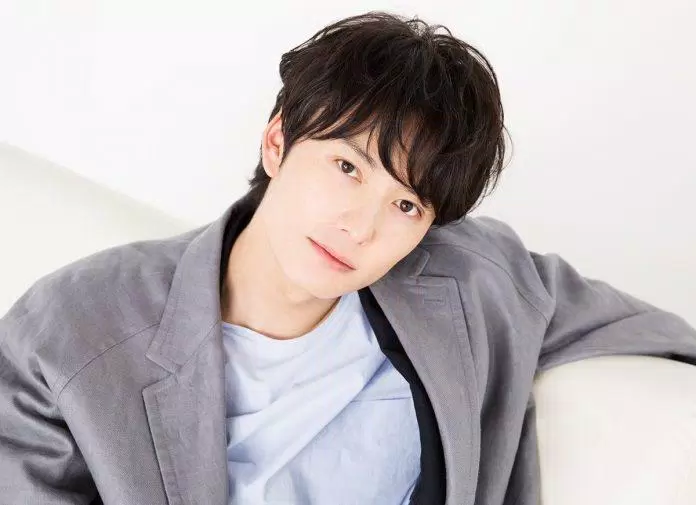 Okura Tadayoshi (Kanjani Eight) đứng hạng 18 với 67 phiếu bình chọn trong BXH những mỹ nam Nhật Bản sở hữu "khuôn mặt nước tương" (Shoyu-gao) chuẩn chính thống đẹp nhất. (Nguồn: Internet)