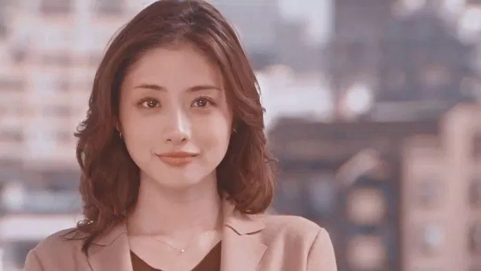 Nữ diễn viên Ishihara Satomi đứng hạng 7 trong bảng xếp hạng những mỹ nhân Nhật Bản sở hữu khuôn mặt siêu nhỏ nhắn với 217 phiếu bình chọn của người hâm mộ. (Nguồn: Internet)