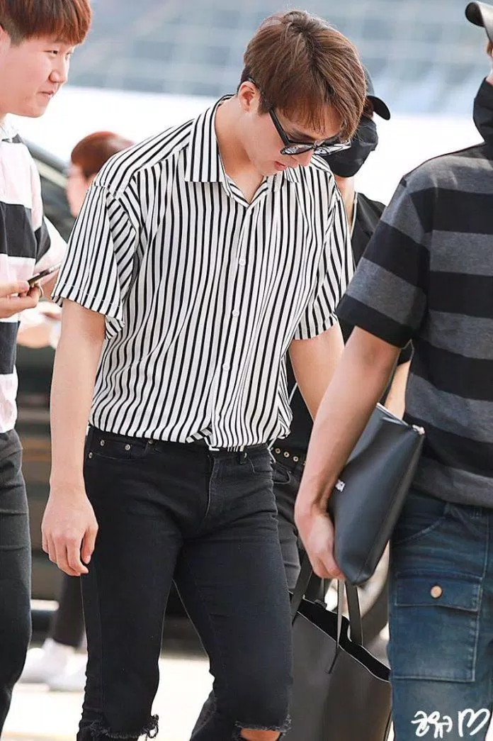 Nam thần tượng Dongwoon (HIGHLIGHT) sinh năm 1991, sở hữu chiều cao nổi bật 1m81. (Nguồn: Internet) Nam thần tượng Dongwoon (HIGHLIGHT) sinh năm 1991, sở hữu chiều cao nổi bật 1m81. (Nguồn: Internet)