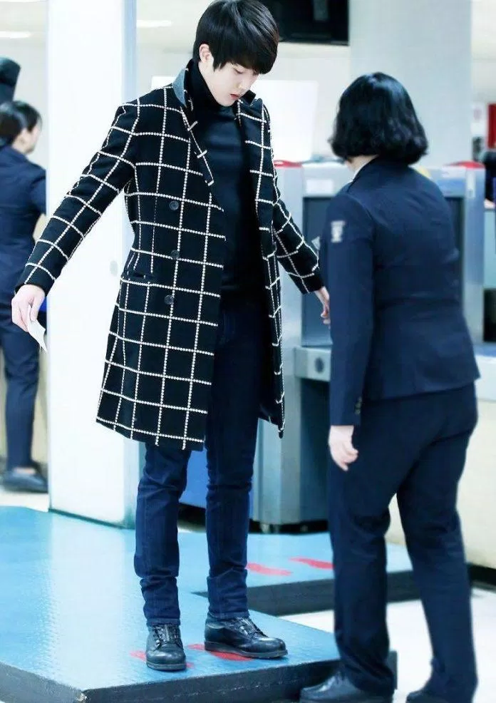 Sungyeol (Infinite) sinh năm 1991, sở hữu chiều cao nổi bật 1m84. (Nguồn: Internet) Sungyeol (Infinite) sinh năm 1991, sở hữu chiều cao nổi bật 1m84. (Nguồn: Internet)