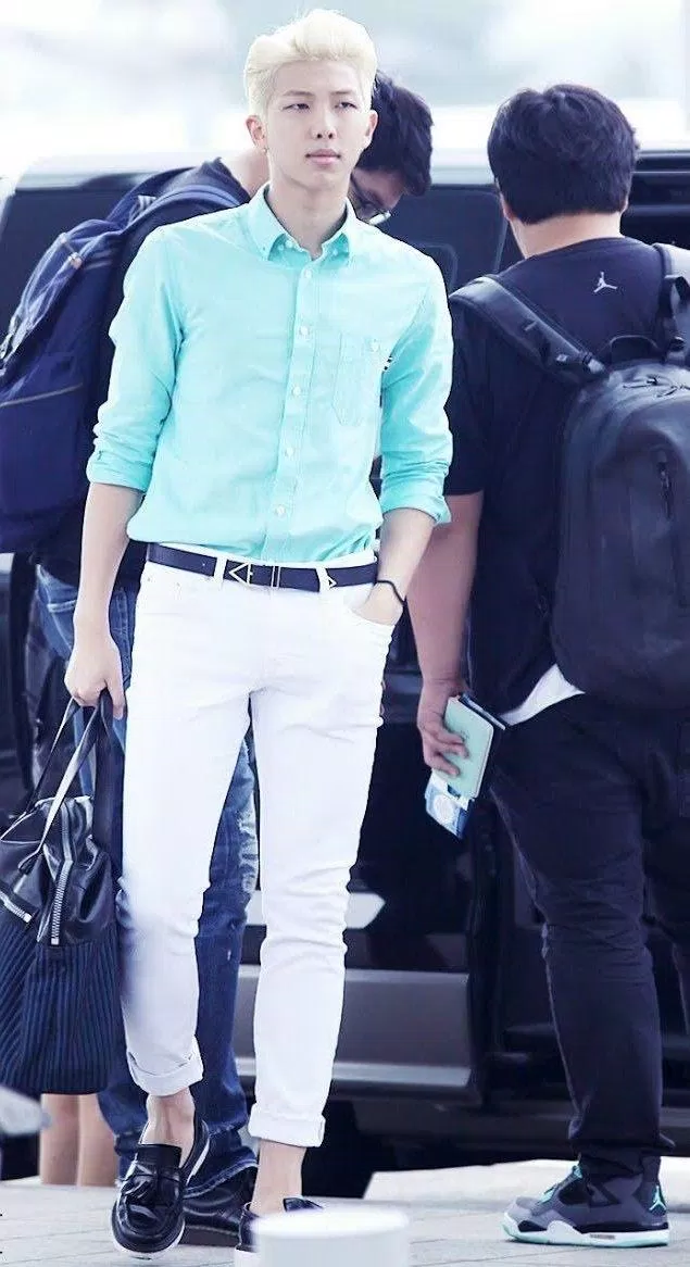 RM (BTS) sinh năm 1994, sở hữu chiều cao nổi bật 1m81. (Nguồn: Internet) RM (BTS) sinh năm 1994, sở hữu chiều cao nổi bật 1m81. (Nguồn: Internet)