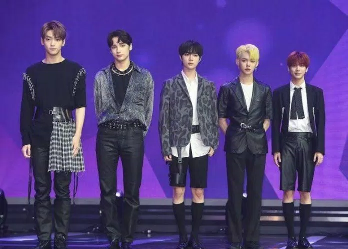 Soobin (TXT) sinh năm 2000, sở hữu chiều cao nổi bật 1m86. (Nguồn: Internet) Soobin (TXT) sinh năm 2000, sở hữu chiều cao nổi bật 1m86. (Nguồn: Internet)