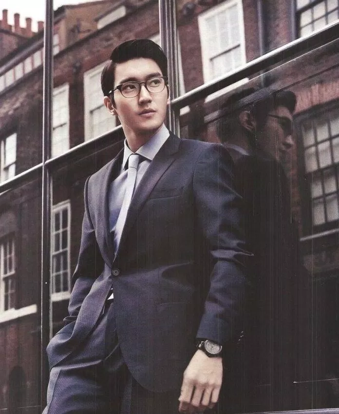 Siwon (SUPER JUNIOR) sinh năm 1986, sở hữu chiều cao nổi bật 1m83. (Nguồn: Internet) Siwon (SUPER JUNIOR) sinh năm 1986, sở hữu chiều cao nổi bật 1m83. (Nguồn: Internet)