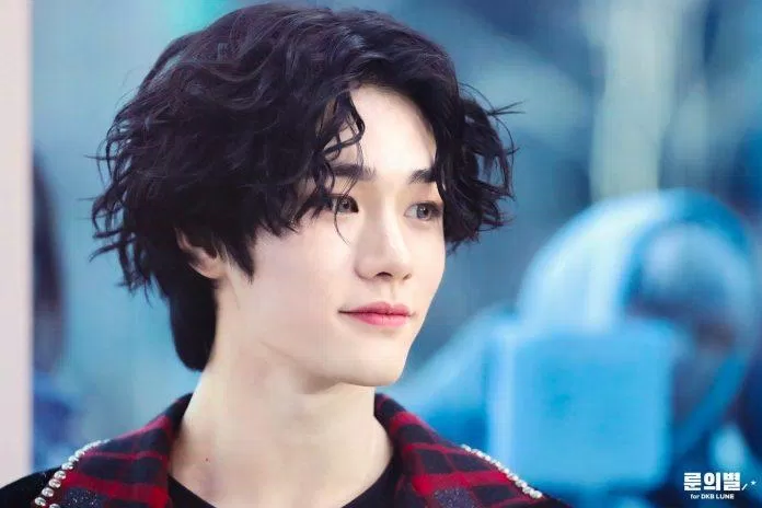 Lune sinh ngày 17 tháng 2 năm 2000,đảm nhận vai trò sub vocal kiêm visual của nhóm nhạc DKB. (Nguồn: Internet) Lune sinh ngày 17 tháng 2 năm 2000,đảm nhận vai trò sub vocal kiêm visual của nhóm nhạc DKB. (Nguồn: Internet)