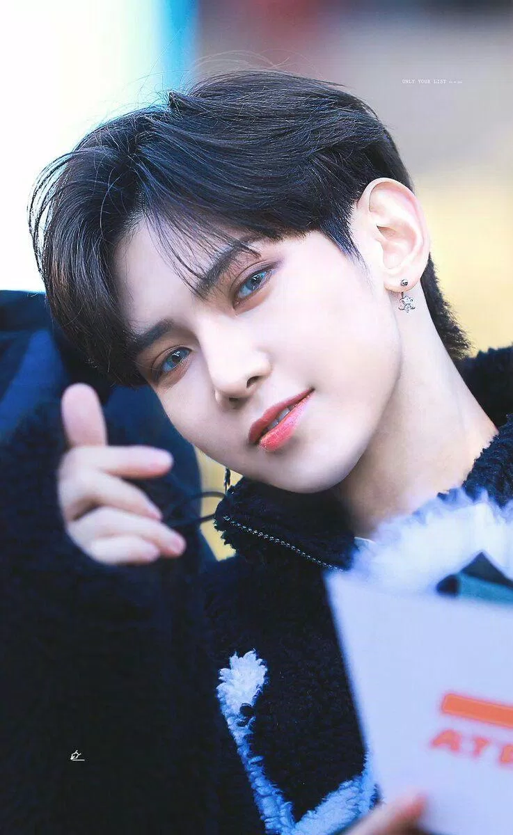 Yeosang sinh ngày 15 tháng 6 năm 1999 và sẽ tròn 22 tuổi vào năm nay. (Nguồn: Internet)