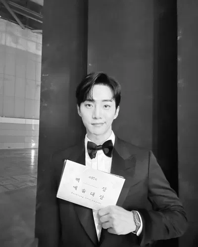 Junho (2PM) là một trong 8 idol KPOP hiếm hoi đã vinh dự lọt top đại diện của điện ảnh Hàn Quốc tương lai. (Nguồn: Internet) Junho (2PM) là một trong 8 idol KPOP hiếm hoi đã vinh dự lọt top đại diện của điện ảnh Hàn Quốc tương lai. (Nguồn: Internet)