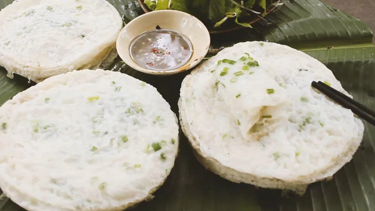 Bánh xèo vỏ chấm mắm nêm rất đậm đà - Ảnh: internet