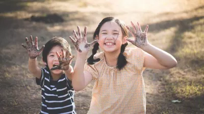 Chúng ta mãi mãi là một gia đình (Ảnh: Internet). Chúng ta mãi mãi là một gia đình (Ảnh: Internet).