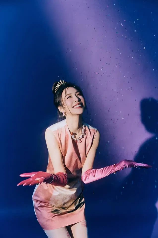 Thần thái sang chảnh, khung hình lấp lánh và tạo hình xinh đẹp,