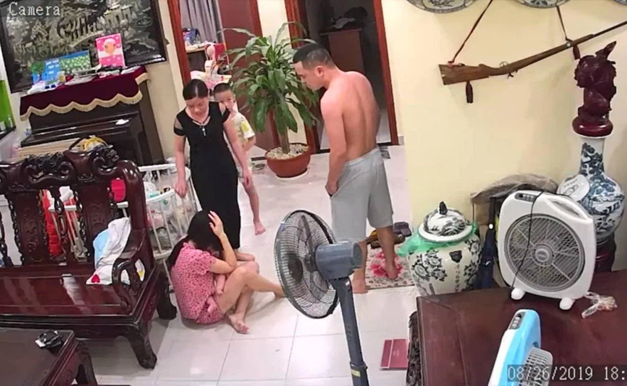 Những người phải trải qua tuổi thơ sóng gió có nguy cơ mắc trầm cảm cao hơn (Nguồn: Internet). Những người phải trải qua tuổi thơ sóng gió có nguy cơ mắc trầm cảm cao hơn (Nguồn: Internet).