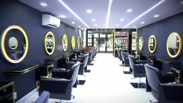 Bên trong rộng rãi và đầy hiện đại của Beauty Salon Huy Nguyễn (Ảnh: Internet) Bên trong rộng rãi và đầy hiện đại của Beauty Salon Huy Nguyễn (Ảnh: Internet)