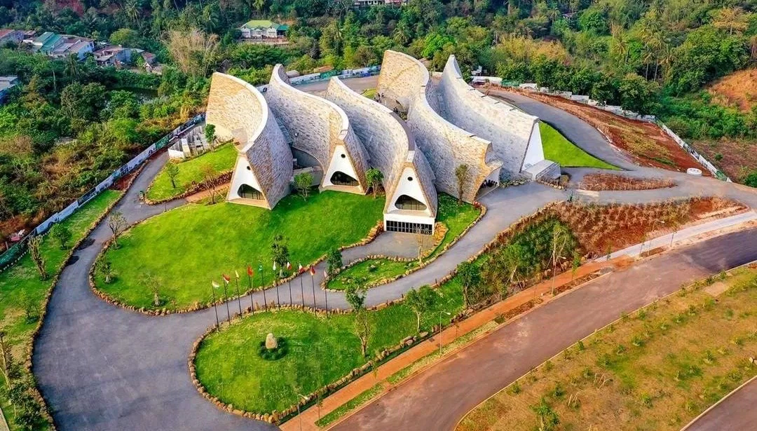 Toàn cảnh bảo tàng từ trên cao (Nguồn: Internet). Toàn cảnh bảo tàng từ trên cao (Nguồn: Internet).