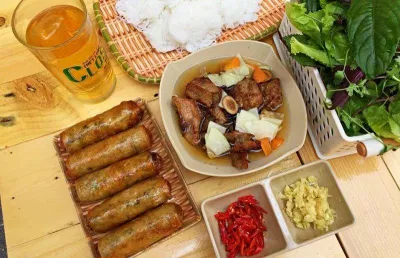 Một suất ăn của Quán bún chả Quê (Nguồn: Internet) Một suất ăn của Quán bún chả Quê (Nguồn: Internet)
