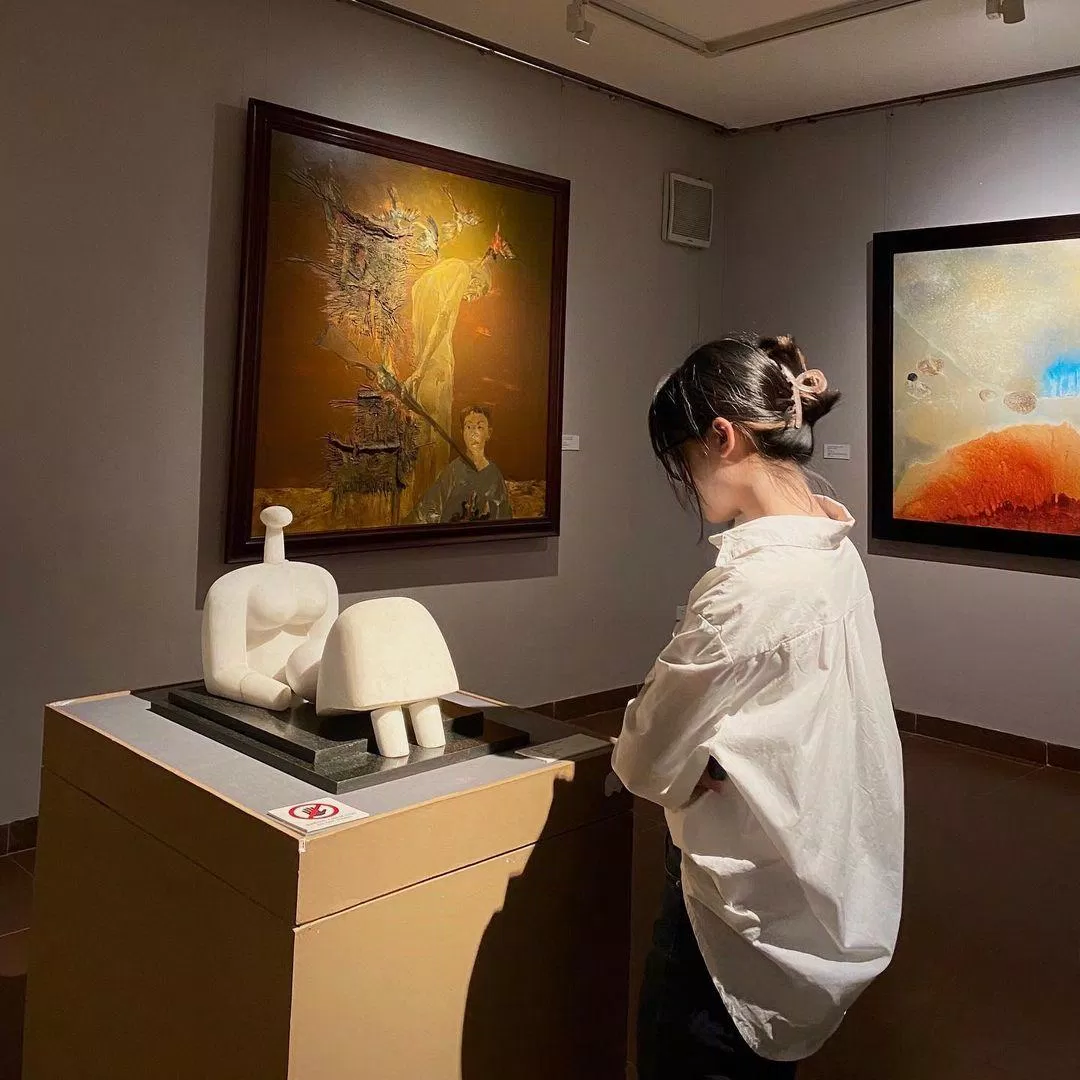 Chiêm ngưỡng những tác phẩm (Ảnh: Internet). Chiêm ngưỡng những tác phẩm (Ảnh: Internet).