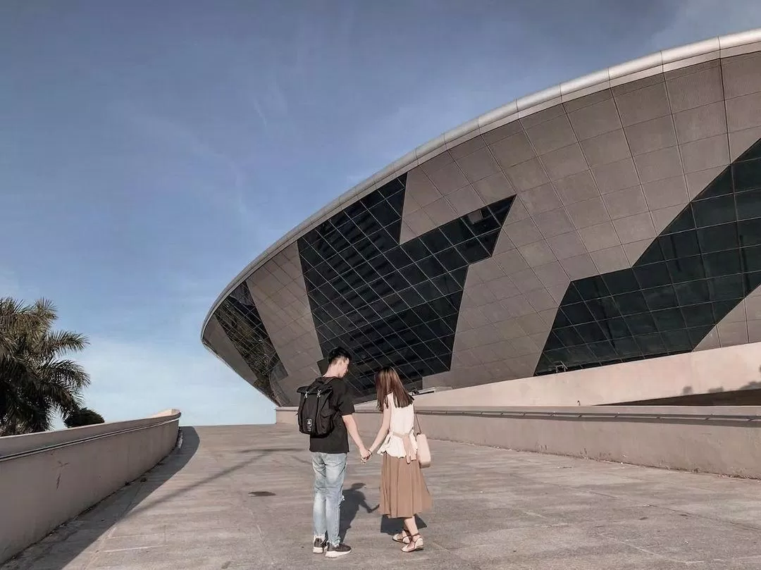 Check in cùng người yêu bên cạnh Đĩa bay Đà Nẵng (Ảnh: Internet). Check in cùng người yêu bên cạnh Đĩa bay Đà Nẵng (Ảnh: Internet).