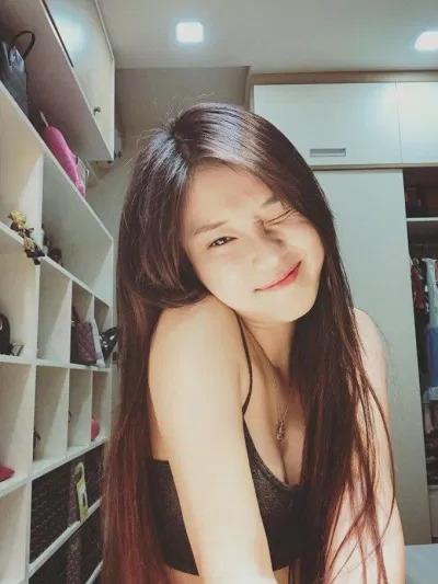 Khoảnh khắc đời thường của Hoàng Yến (Nguồn ảnh: Internet). Khoảnh khắc đời thường của Hoàng Yến (Nguồn ảnh: Internet).