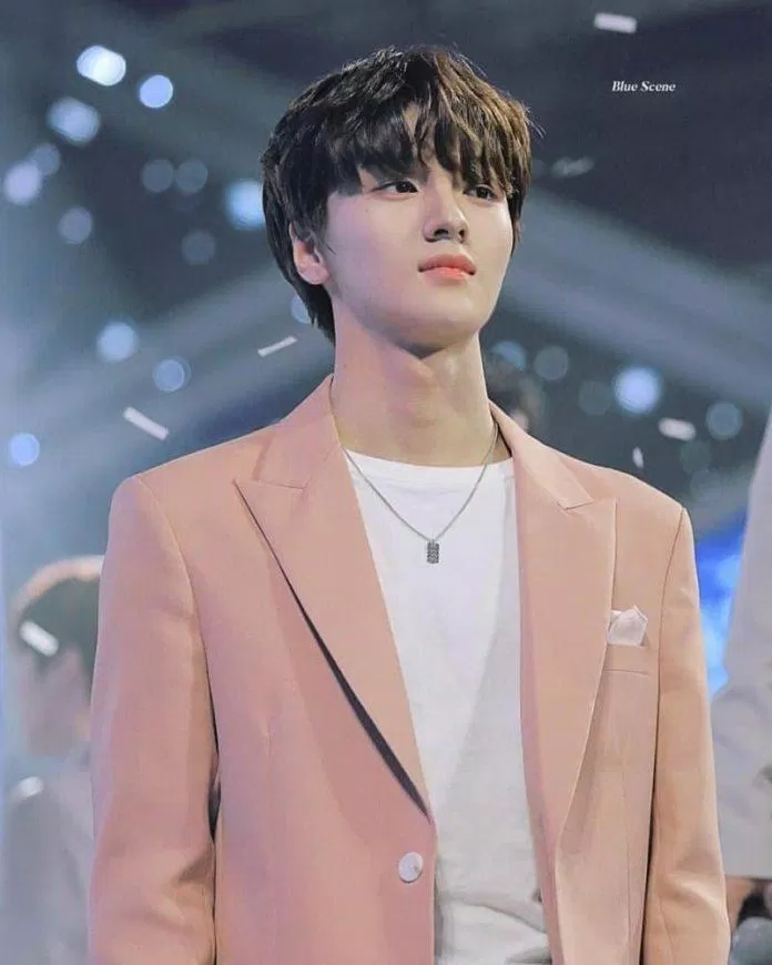 Cha Junho sinh ngày 9 tháng 7 năm 2002, đảm nhận vai trò lead vocal, visual, center và gương mặt đại diện của boygroup DRIPPIN. (Nguồn: Internet) Cha Junho sinh ngày 9 tháng 7 năm 2002, đảm nhận vai trò lead vocal, visual, center và gương mặt đại diện của boygroup DRIPPIN. (Nguồn: Internet)
