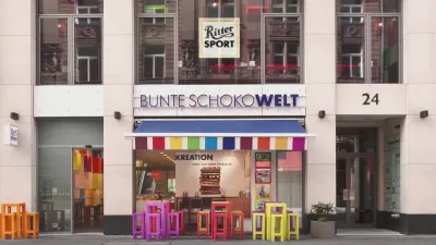 Mặt tiền của cửa hàng Bunte SchokoWelt tại Berlin (Ảnh: Internet). Mặt tiền của cửa hàng Bunte SchokoWelt tại Berlin (Ảnh: Internet).