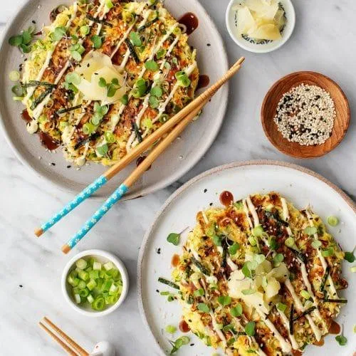 Okonomiyaki nhìn rất giống bánh xèo của Việt Nam (Ảnh: Internet). Okonomiyaki nhìn rất giống bánh xèo của Việt Nam (Ảnh: Internet).