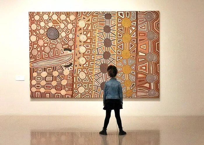 Một tác phẩm của thổ dân châu Úc được trưng bày tại phòng tranh (Ảnh: Internet).