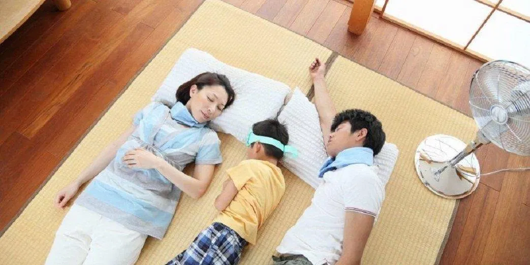 Không nên để quạt thổi thẳng vào đầu (Ảnh: Internet). Không nên để quạt thổi thẳng vào đầu (Ảnh: Internet).