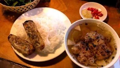 Một suất ăn tại Friends bar and bun cha (Nguồn: Internet) Một suất ăn tại Friends bar and bun cha (Nguồn: Internet)