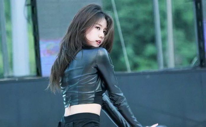 Thành viên Hyejeong của nhóm nhạc nữ AOA được fans ví như “ma-nơ-canh sống”. (Nguồn: Internet)