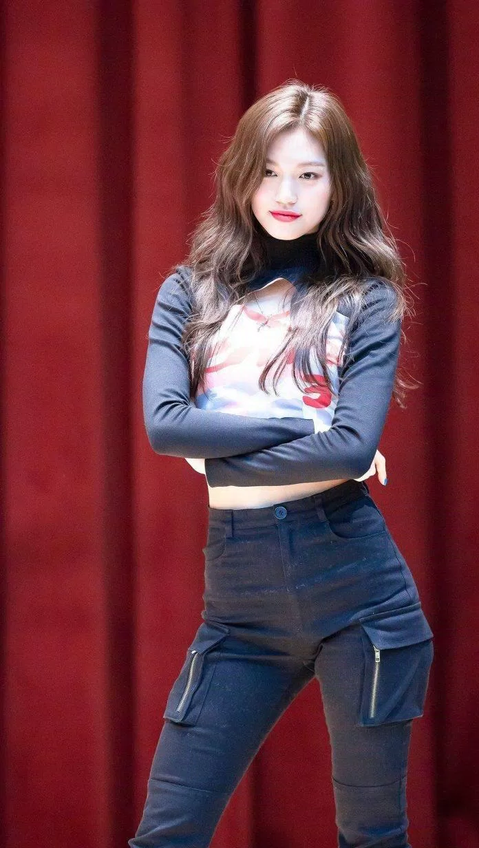 Cùng với đàn chị Sowon (GFRIEND), thành viên Doyeon của nhóm nhạc nữ Weki Meki là một trong những idol nữ cao nhất KPOP. Cựu thành viên I.O.I sở hữu chiều cao đáng nể 1m73. (Nguồn: Internet)