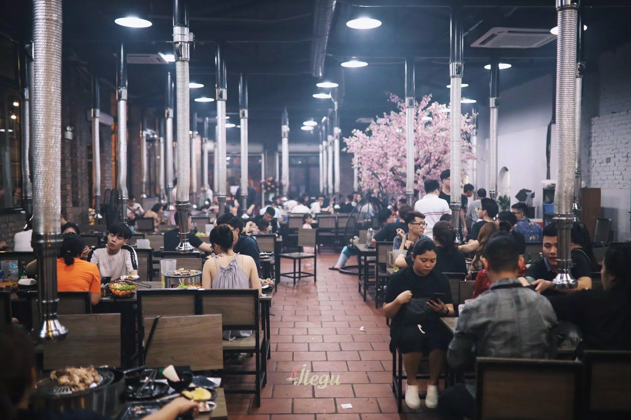 Không gian quán Jlegu Korean BBQ (Nguồn: Internet) Không gian quán Jlegu Korean BBQ (Nguồn: Internet)