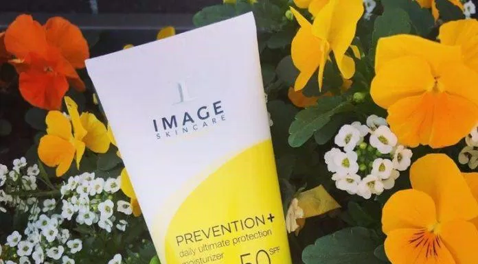 Review kem chống nắng Image SPF50 Skincare Prevention+ Daily Ultimate Protection Moisturizer: tấm khiên hoàn hảo bảo vệ da - BlogAnChoi
