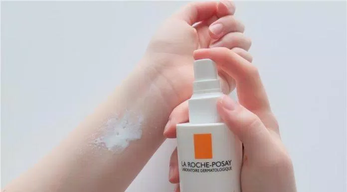 Kem chống nắng La Roche-Posay Anthelios Ultra- Light Sunscreen Lotion Spray Spectrum SPF 60 phù hợp với cả những làn da nhạy cảm. (Nguồn: Internet).