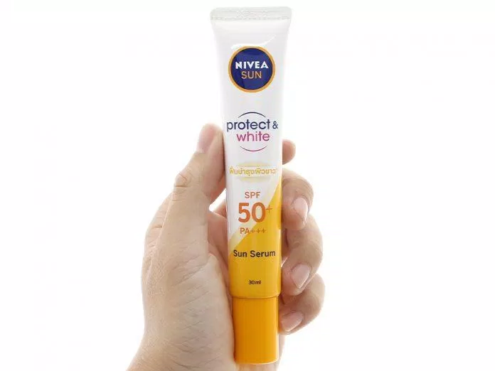 Kem chống nắng Nivea Sun Protect And White Repair Serum phiên bản vàng có tác dụng phục hồi da bị tổn thương ( Nguồn: internet)