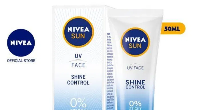 Kem chống nắng Nivea UV Face Shine Control có khả năng giảm bóng nhờn, kiểm soát dầu thừa hiệu quả ( Nguồn: internet)