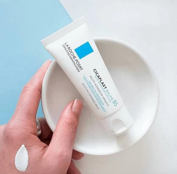 Kem dưỡng ẩm La Roche Posay Cicaplast Baume B5 là sự kết hợp giữa dưỡng ẩm và phục hồi da ( Nguồn: internet)