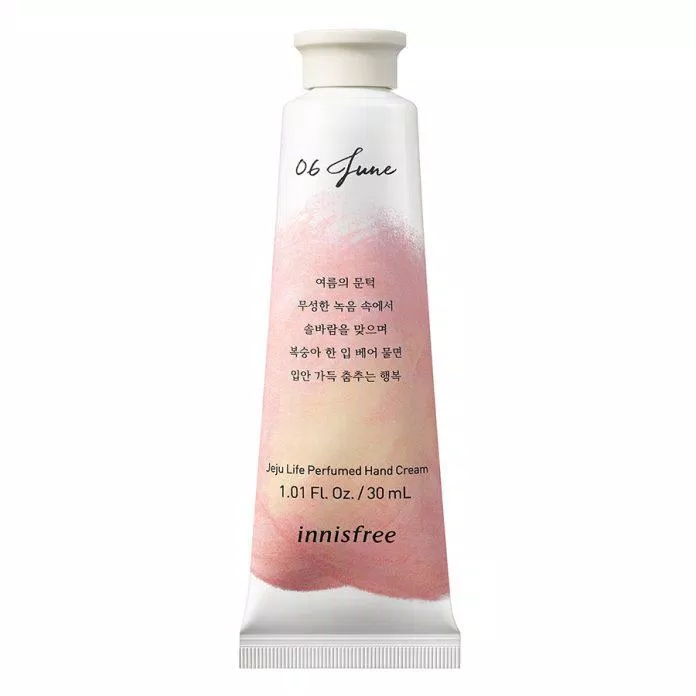 Pink Coral là phiên bản bản được lựa chọn trong bộ sưu tập kem dưỡng da tay Innisfree Jeju Life Perfumed Hand Cream ( Nguồn: internet)