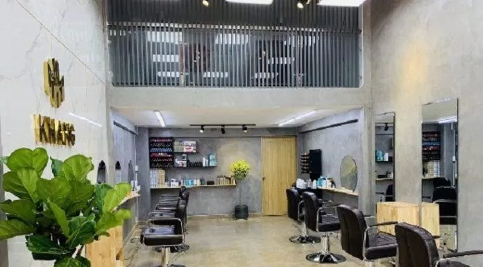 Bên trong Khang Hair Salon được trang trí một cách đơn giản (Ảnh: Internet)