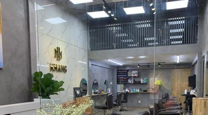 Bên trong Khang Hair Salon được trang trí một cách đơn giản (Ảnh: Internet)
