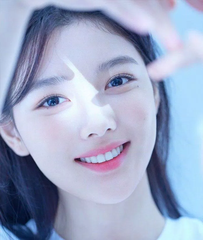 Kim Yoo Jung vừa xinh đẹp vừa tài năng (Nguồn ảnh: Internet). Kim Yoo Jung vừa xinh đẹp vừa tài năng (Nguồn ảnh: Internet).