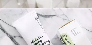 Krave Matcha Hemp Hydrating Cleanser được thiết kế đơn giản với tone màu trắng chủ đạo (Nguồn: Internet)