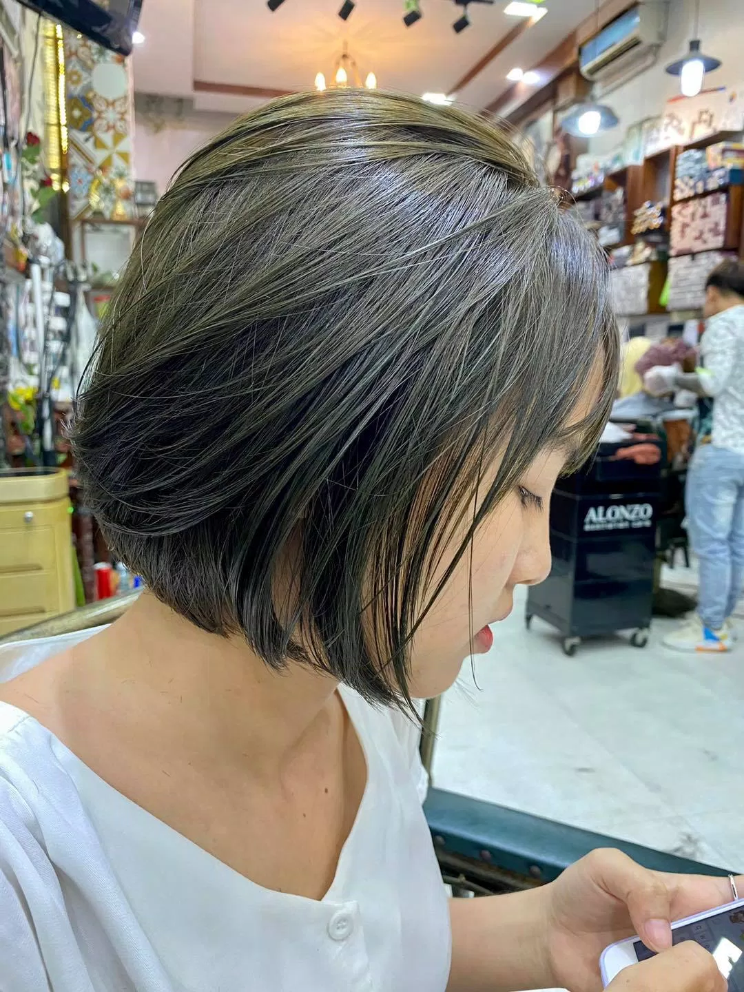 Một mẫu tóc ngắn uốn cụp tại Lãng Tử (Nguồn: Lãng Tử Hair Salon)