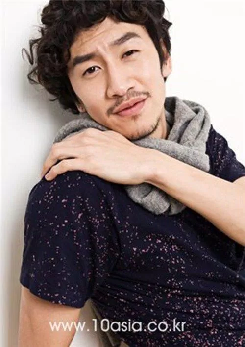 Hành trình sự nghiệp của Lee Kwang Soo và sự lột xác trở thành Hoàng tử  Châu Á - BlogAnChoi