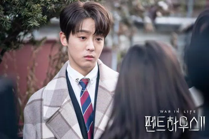 Trong Penthouse, hình ảnh Lee Min Hyuk ngốc nghếch nhưng luôn ra vẻ được Lee Tae Vin thể hiện khá rõ nét (Nguồn: Internet).