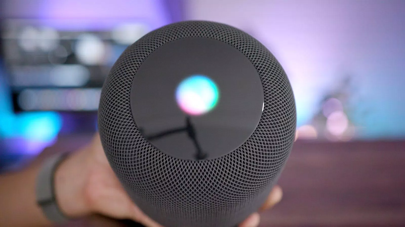 Trợ lý ảo Siri giúp bạn điều khiển HomePod mà không cần động một ngón tay! (Ảnh: Internet). Trợ lý ảo Siri giúp bạn điều khiển HomePod mà không cần động một ngón tay! (Ảnh: Internet).