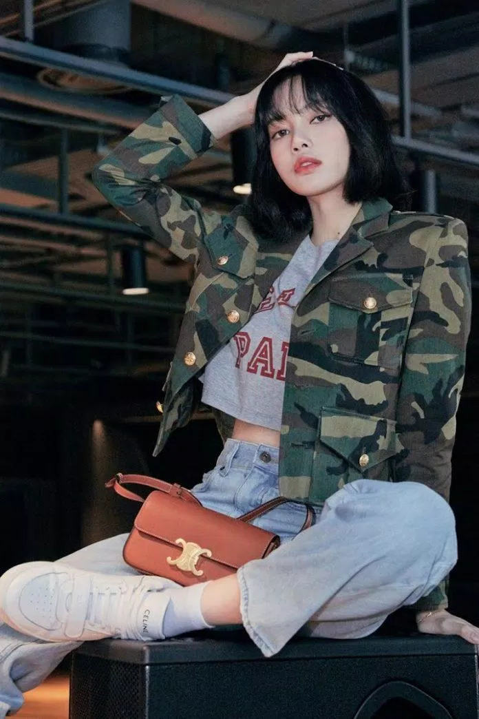 Và ngôi sao thu về lợi nhuận khủng nhất chính là Lisa (BLACKPINK), nàng thơ của Celine từ năm 2019 và chính thức trở thành đại sứ toàn cầu vào tháng 9/2020. (Nguồn: Internet) Và ngôi sao thu về lợi nhuận khủng nhất chính là Lisa (BLACKPINK), nàng thơ của Celine từ năm 2019 và chính thức trở thành đại sứ toàn cầu vào tháng 9/2020. (Nguồn: Internet)