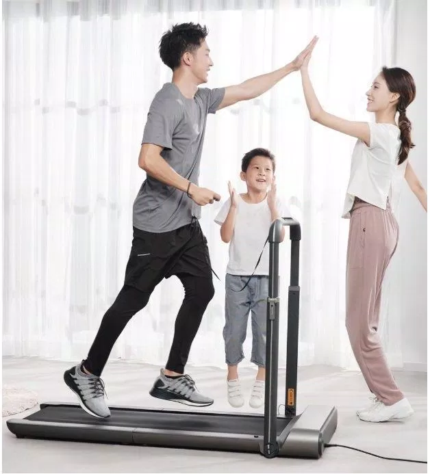 Thiết kế của máy giống với Xiaomi Walking A1 nhưng có thêm tay cầm (Ảnh: Internet). Thiết kế của máy giống với Xiaomi Walking A1 nhưng có thêm tay cầm (Ảnh: Internet).