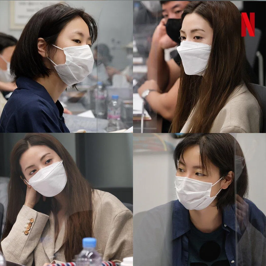 Hai diễn viên đang có buổi đọc kịch bản Glitch (Nguồn: Internet) Hai diễn viên đang có buổi đọc kịch bản Glitch (Nguồn: Internet)