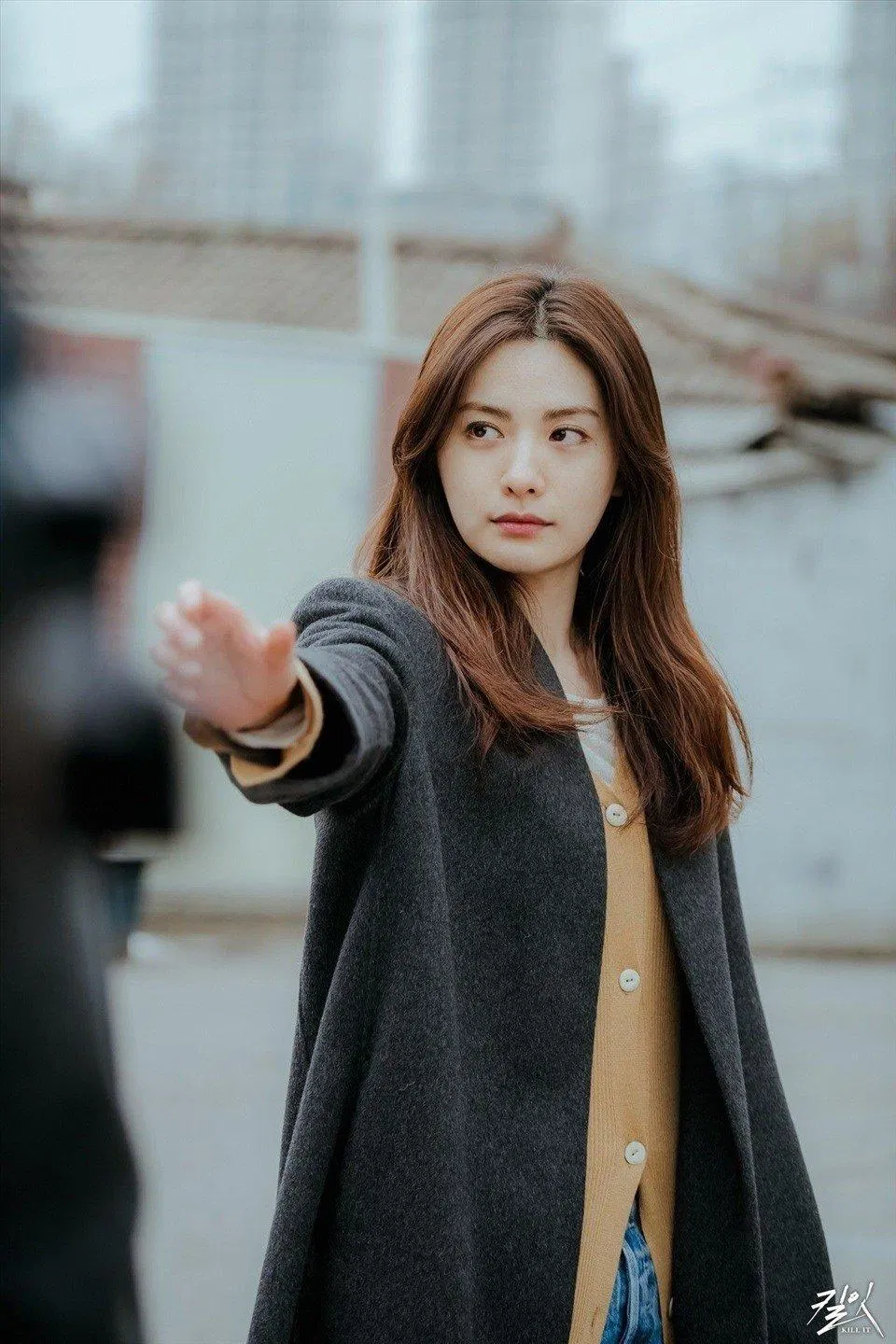 Diễn xuất ngầu và ngoại hình xinh đẹp trong Kill It (Nguồn: Internet) Diễn xuất ngầu và ngoại hình xinh đẹp trong Kill It (Nguồn: Internet)