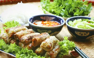 Những miếng nem được rán giòn (Nguồn: Internet) Những miếng nem được rán giòn (Nguồn: Internet)