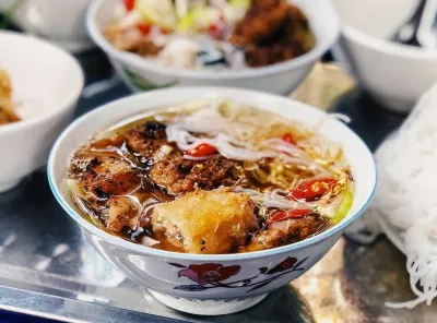 Một suất ăn tại Bún chả Ngọc Khánh (Nguồn: Internet) Một suất ăn tại Bún chả Ngọc Khánh (Nguồn: Internet)