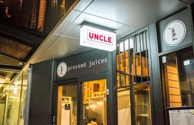Mặt tiền của nhà hàng Uncle ở đường Collins, Melbourne (Ảnh: Internet). Mặt tiền của nhà hàng Uncle ở đường Collins, Melbourne (Ảnh: Internet).